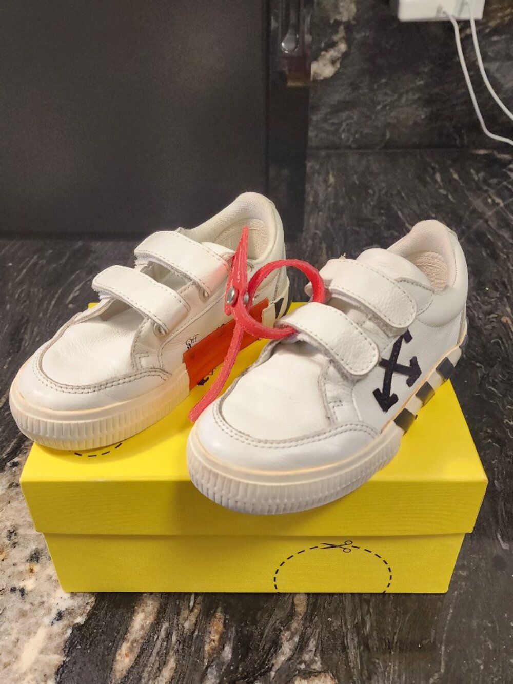 Off-white kids sneakers shoes size 30